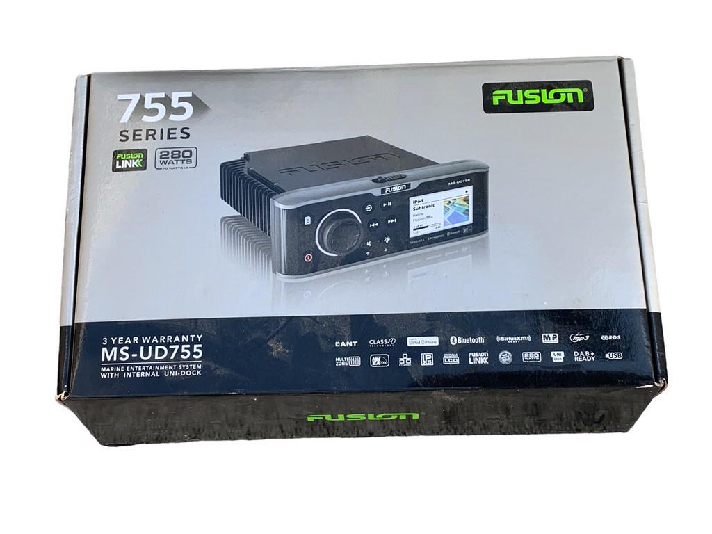 FUSION MARINE ENTERTAINMENT STEREO SYSTEM IN BOX: FUSION MS-UD755 MARINE ENTERTAINMENT STEREO SYSTEM WITH INTERNAL UNI DOCK | -GOOD PRE OWNED CONDITION IN BOX
