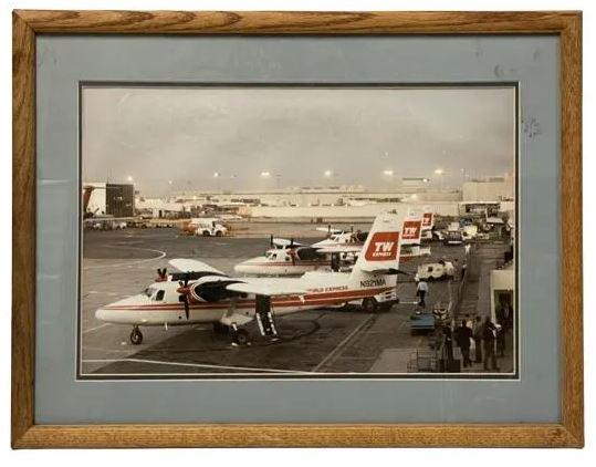 VINTAGE TRANS WORLD EXPRESS JET AIRPLANE PHOTO 26": VINTAGE TRANS WORLD EXPRESS JET AIRPLANE PHOTO (Vintage Airline, Commercial Aircraft, Helicopters, Jets, Golden Age, Airplanes Aviation)-20" X 26" APPROX TO FRAME-VERY GOOD CONDITION, SEE PHOTOS-DP211