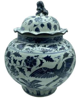 VTG ASIAN MING STYLE BLUE & WHITE LIDDED URN 19" (1 of 6)
