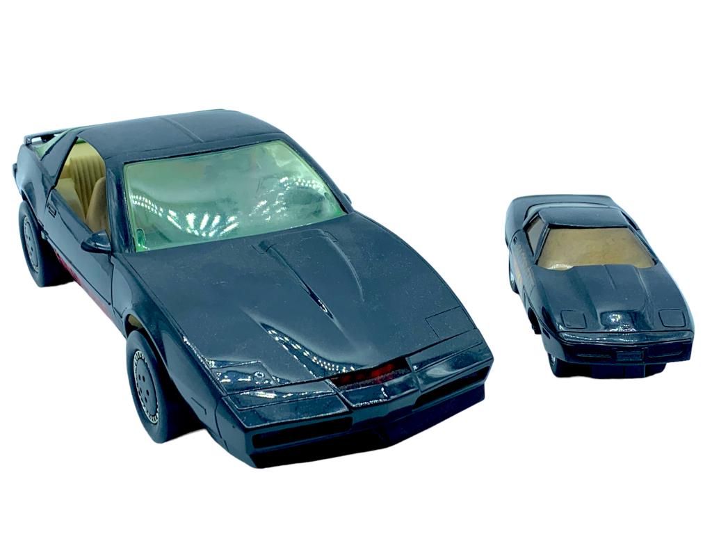 VTG KNIGHT RIDER 2000 AMT MODEL CAR: -VTG KNIGHT RIDER 2000 AMT & 1984 CORVETTE COME BACK MODEL CARS -SEE ALL PHOTOSJR RL SR02/02