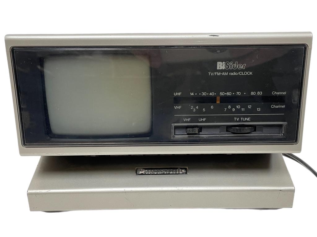 VINTAGE PANASONIC BISIDER TV/AM-FM RADIO & CLOCK (1 of 5)