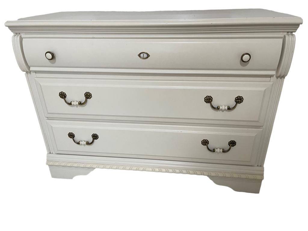 COASTAL MODERN CHIC 3 DRAWER CHEST (1 of 2)