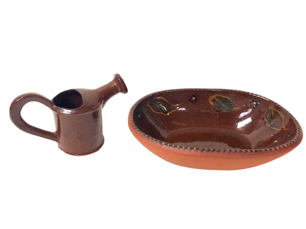 VTG FOLTZ REDWARE MINI  WATERING CAN & LEAF DISH (1 of 8)