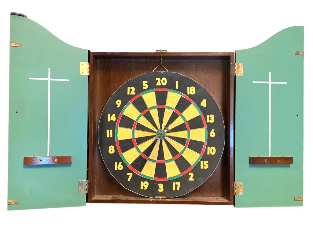 CLASSIC WOOD DARTBOARD CABINET SET (1 of 7)