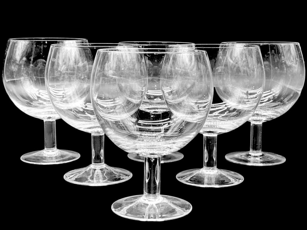 1950'S TIFFANY & CO. STYLE WINE GLASSES (6): -1950'S TIFFANY & CO. STYLE WINE GLASSES (6) -SIZE: 3.25"W X 5"HJR ANNEX CAB 02/10