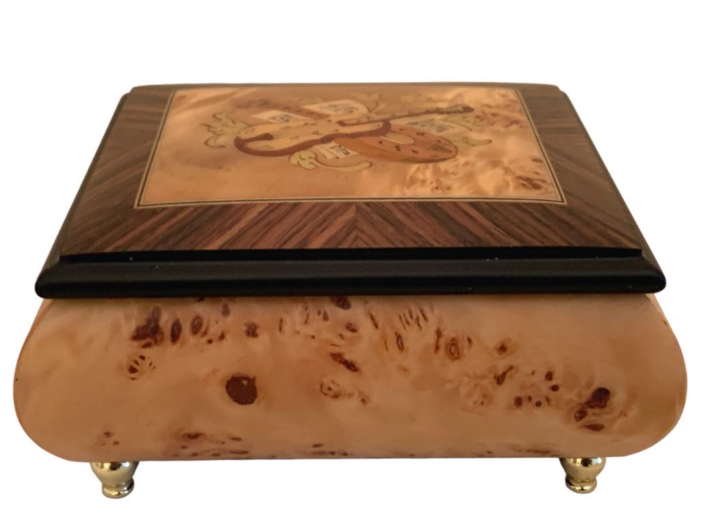 BIRDS EYE MAPLE MUSICAL JEWELRY TRINKET BOX (1 of 6)
