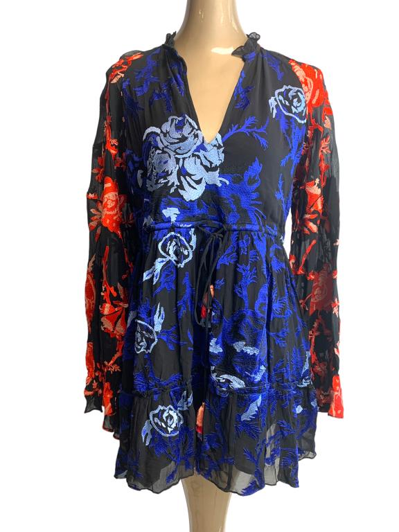 HEMANT & NANDITA BLUE & RED FLORAL DRESS SIZE M: -HEMANT & NANDITA BLUE & RED FLORAL DRESS SIZE M -VER GOOD PRE OWNED CONDITION -SIZE M