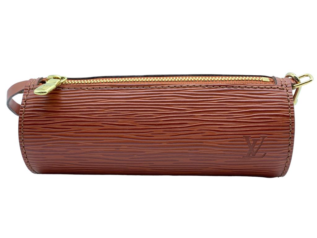 LOUIS VUITTON TAN SOUFFLOT POUCH: LOUIS VUITTON SOUFFLOT POUCH- TAN CALF LEATHER- MI0957 (MAY 1997)- D-2 ALL BAGS HAVE BEEN AUTHENTICATED. AAW0670-15*6*6cm