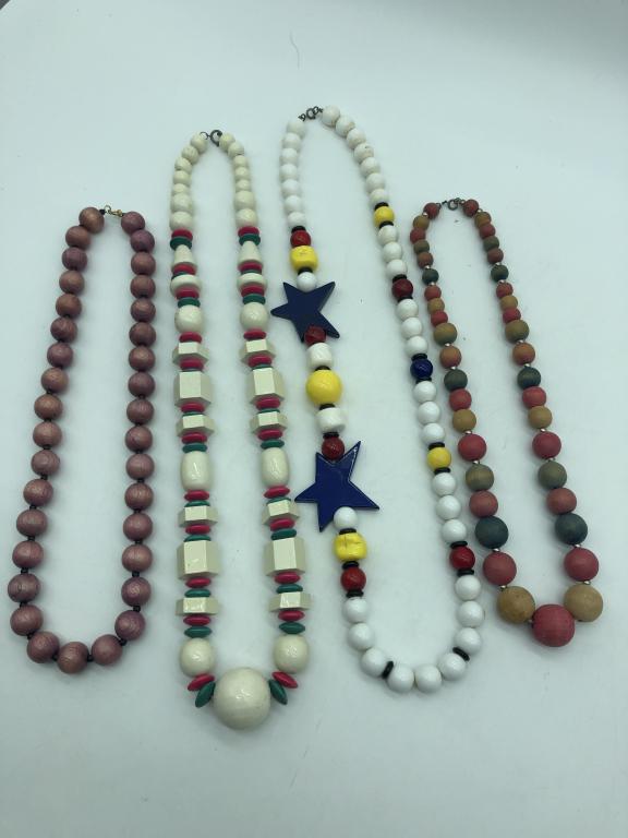 VTG COSTUME JEWELRY 'LIGHTWEIGHT' NECKLACES, LOT 4 (1 of 1)