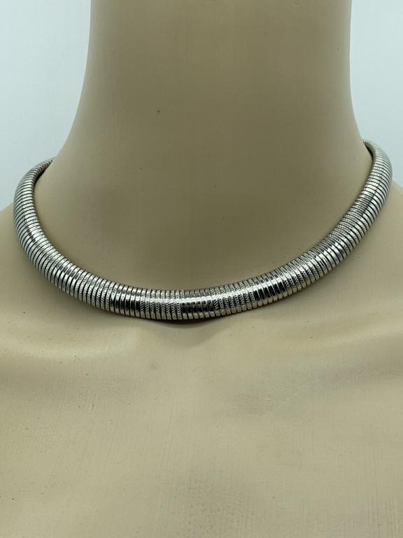 VINTAGE SILVER FLEXIBLE CHOKER NECKLACE: VINTAGE SILVER FLEXIBLE CHOKER NECKLACE-16" OPEN APPROX-GOOD PRE OWNED CONDITION