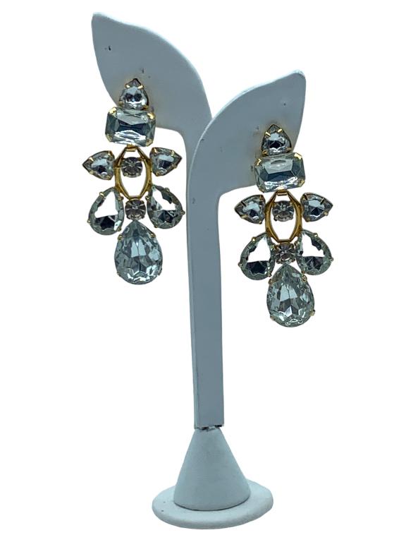 KENNETH J LANE STYLE GOLD BLOOM DROP EARRINGS: -KENNETH J LANE STYLE GOLD BLOOM DROP EARRINGS -VERY GOOD PREOWNED CONDITION JR SR 02/21