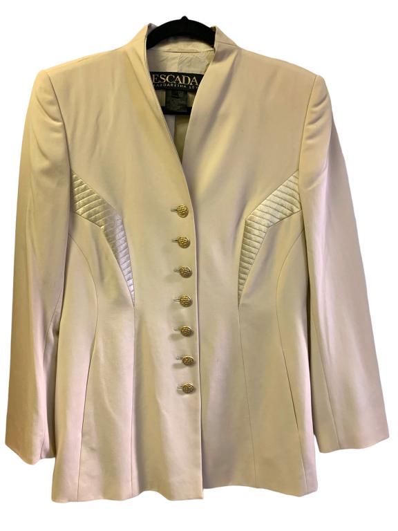 ESCADA BEIGE WOOL & SATIN BLAZER SIZE 32: -ESCADA BEIGE WOOL & SATIN BLAZER -SIZE: 32 JR 02/23