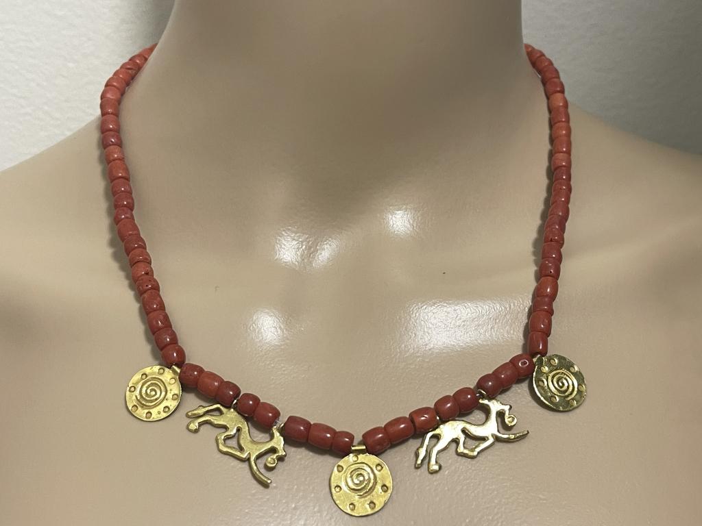 VTG CORAL BEADED ASIAN INSPIRED NECKLACE (1 of 3)