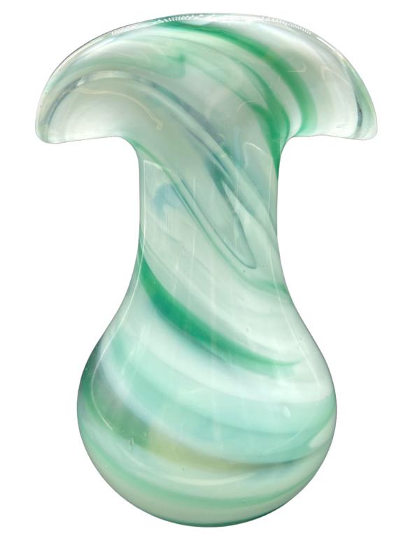 VTG OLD HICKORY HAND BLOWN GLASS VASE 7 1/2" (1 of 2)