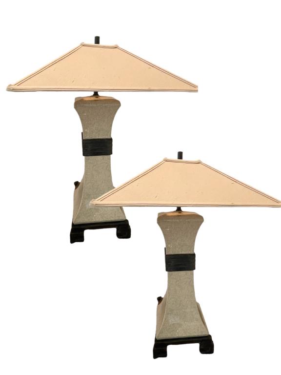 PAIR OF CHINOISERIE STYLE TABLE LAMPS (1 of 6)