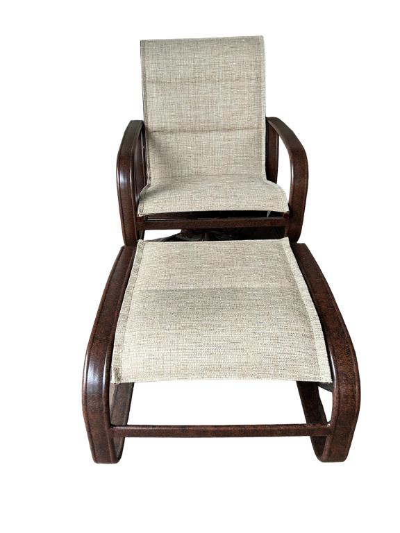 WOODARD ALUMINIUM OUTDOOR SWIVEL CHAIR AND OTTOMAN: WOODARD ALUMINIUM OUTDOOR SWIVEL CHAIR AND OTTOMAN38"X 34" X 25" APPROX-GOOD PRE OWNED CONDITION-DP32023