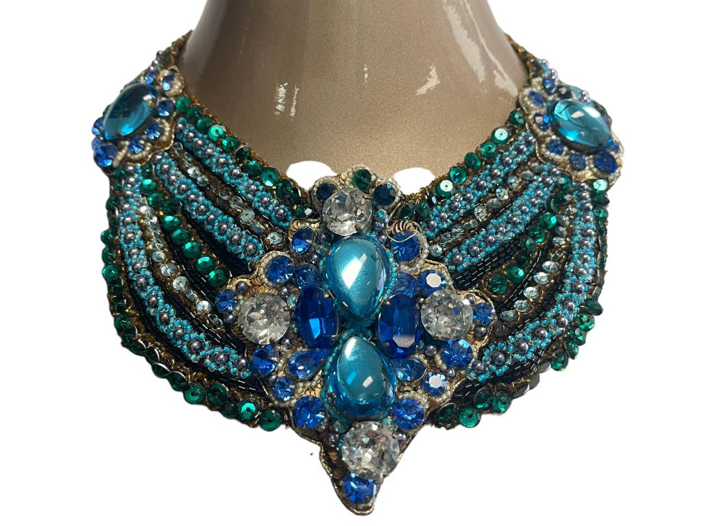 VTG BLING JEWELED COLLAR NECKLACE: VTG BLING JEWELED COLLAR NECKLACE
