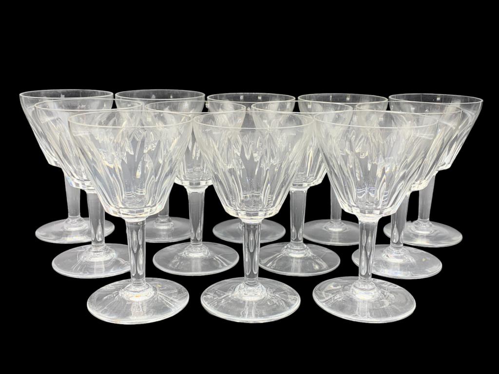 BACCARAT VAL DE LOIRE CRYSTAL WINE GLASSES 5": BACCARAT VAL DE LOIRE CRYSTAL WINE GLASSES 5" -CLASSIC VAL DE LOIRE PATTERN -SIZE: 5" X 3.25"-SET OF 12 GLASSES -VERY GOOD CONDITION JR BTQ WNDO 03/31