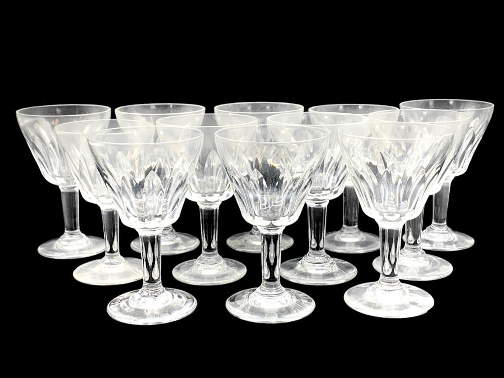 BACCARAT VAL DE LOIRE CRYSTAL SHERRY GLASSES 3.4": -BACCARAT VAL DE LOIRE CRYSTAL SHERRY GLASSES 3.4" -CLASSIC VAL DE LOIRE PATTERN -SIZE: 3.4" X 2.25-SET OF 12 GLASSES -GOOD PREOWNED CONDITION-SMALL CHIP TO BASE OF ONE GLASS-SEE ALL PHOTOSJR BTQ WNDO