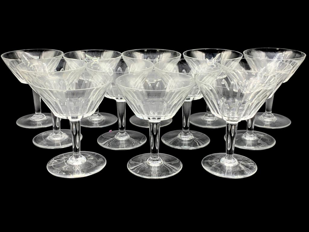 BACCARAT VAL DE LOIRE CRYSTAL CHAMPAGNE GLASS: BACCARAT VAL DE LOIRE CRYSTAL CHAMPAGNE GLASSES 5.2" -CLASSIC VAL DE LOIRE PATTERN -SIZE: 6" X 3.75"-SET OF 12 GLASSES -VERY GOOD CONDITION JR BTQ 03/31