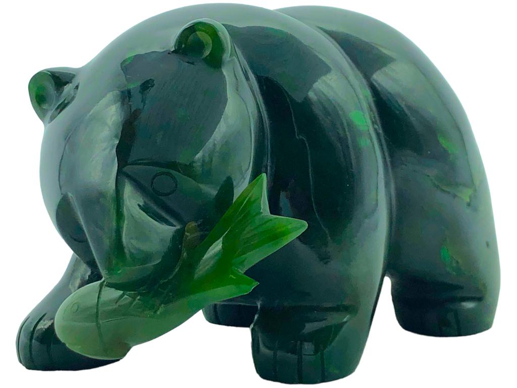 JADE ESKIMO INUIT POLAR BEAR W FISH SCULTURE 4" (1 of 7)