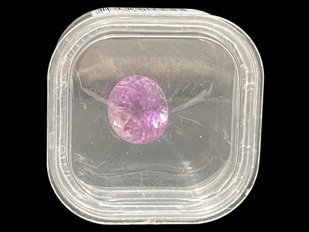 9.22 CT. PINK KUNZITE OVAL CUT GEMSTONE (1 of 7)