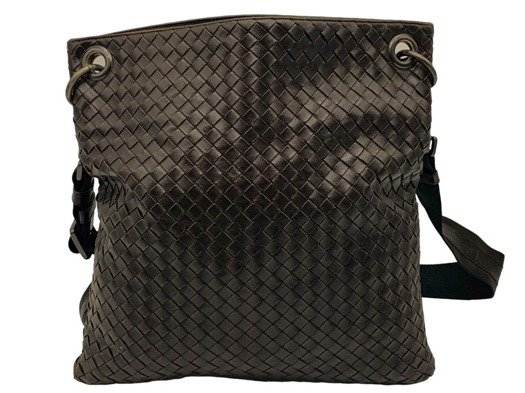 BOTTEGA VENETA MESSENGER CROSSBODY (1 of 4)