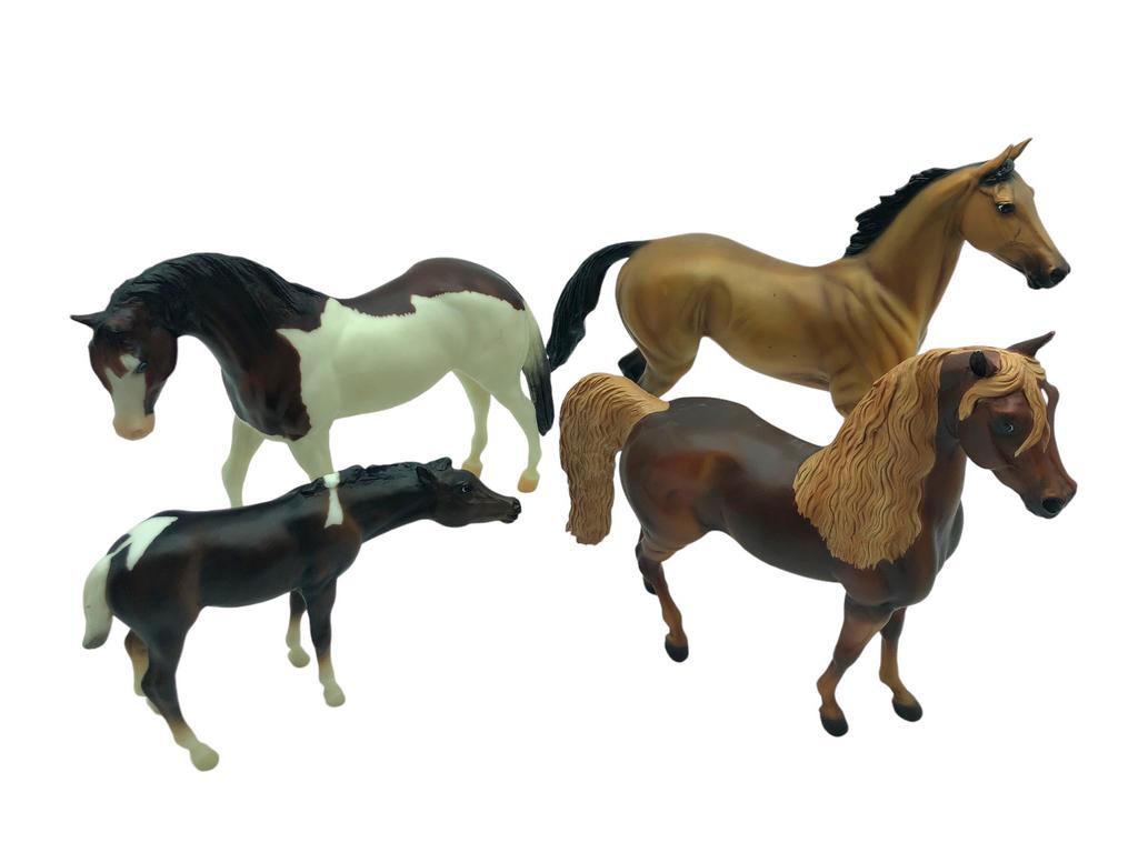 LOT OF 4 BREYER STYLE  MODEL HORSES (1 of 3)