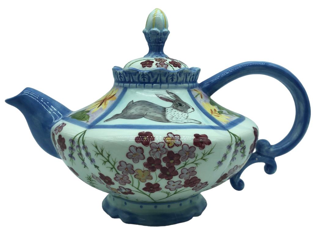 HANDPAINTED PORCELAIN MEADOW BUNNY TEAPOT: HANDPAINTED PORCELAIN MEADOW BUNNY TEAPOT -DANNA CULLEN DESIGN-VERY GOOD CONDITION-SIZE: 8"4/6/23 KA BCK CAB SHO