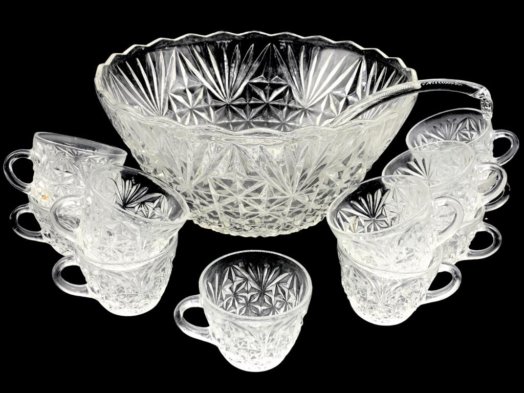 VTG CLEAR DEPRESSION GLASS PUNCH BOWL & GLASSES: VTG CLEAR DEPRESSION GLASS PUNCH BOWL & GLASSES -136 PIECE COLLECTION -1 GLASS PUNCH BOWL-11 GLASS CUPS-1 GLASS LADLE JR ANNEX BLU RM 04/06