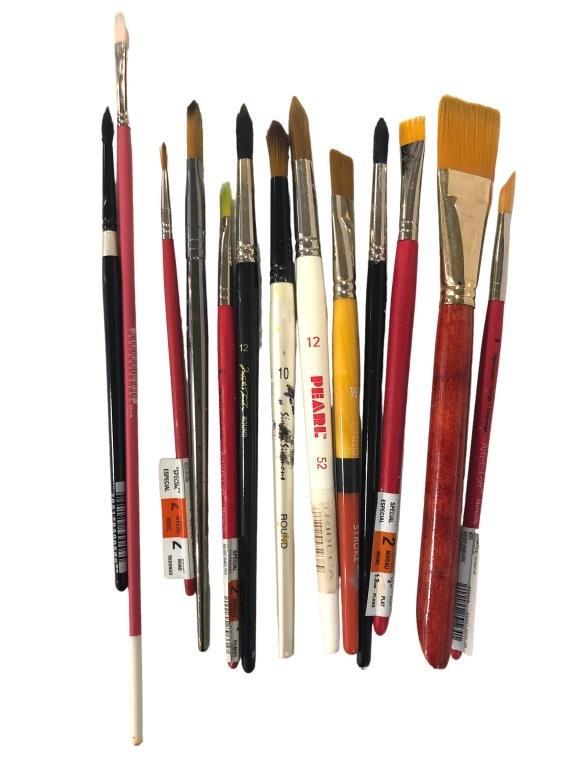 ARTIST STUDIO PAINT BRUSHES (1 of 2)
