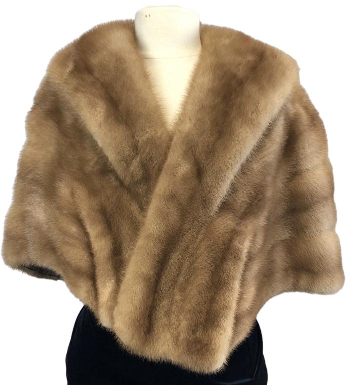 VINTAGE FLORENCE PASTEL MINK SHRUG SHAWL: VINTAGE FLORENCE PASTEL MINK SHRUG SHAWL -WIDE COLLAR-PREOWNED CONDITION, TEAR ON SEAM (PLEASE SEE PHOTO)-HEIGHT: 21"4/6/23 KA BTQ