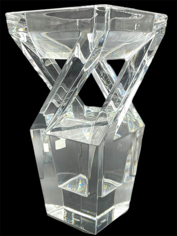 BACCARAT CRYSTAL ARCHITECTURE GLASS VASE: BACCARAT CRYSTAL MODERN " ARCHITECTURE" GLASS VASE-9.5" X 5" X 5" APPROX-MARKED AND SIGNED ON BOTTOM-VERY GOOD PRE OWNED CONDITION-DP42123