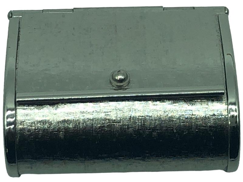 SMALL VTG SILVER CRAVED PILL BOX: VTG SMALL SILVER CRAVED PILL BOX GOOD PREOWNED CONDITIONMETAL HINGE Dimensions: 1.5" x 1.25"KA 5/4 FRO