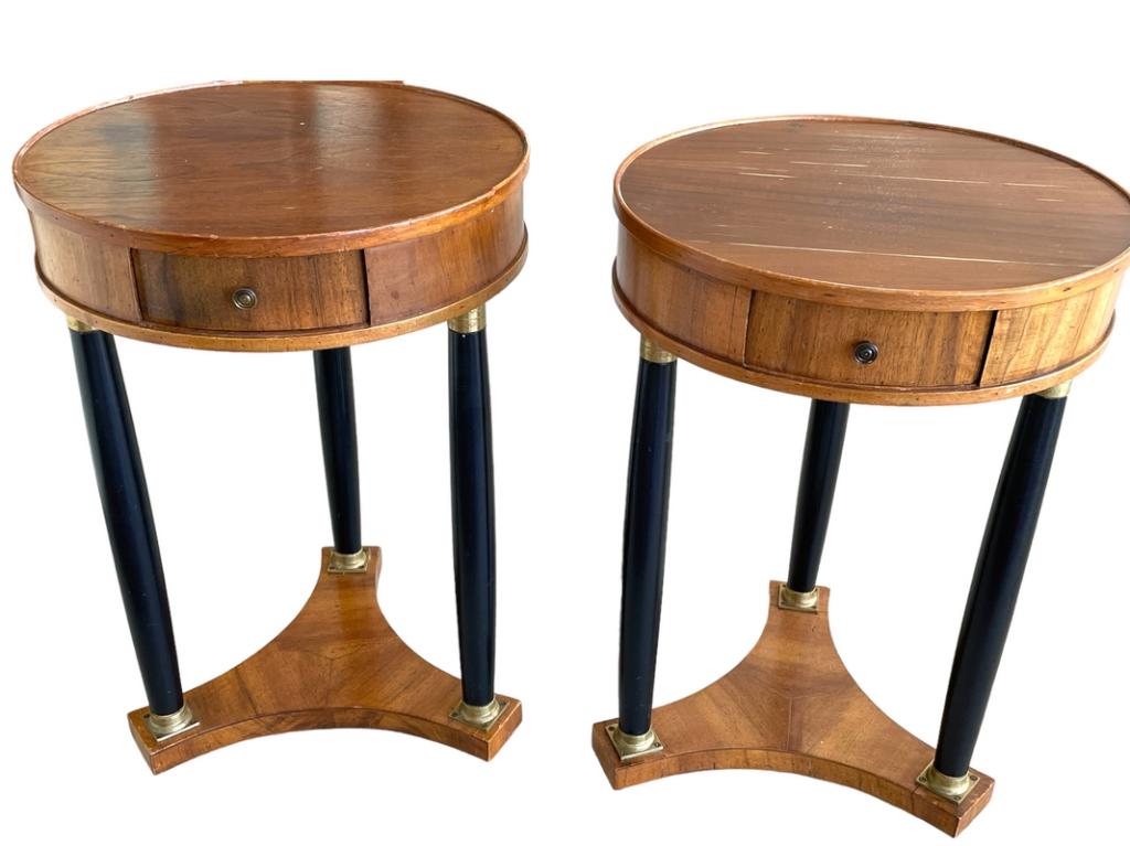 PAIR OF FRENCH EMPIRE ROUND WALNUT SIDE TABLES 21" (1 of 8)