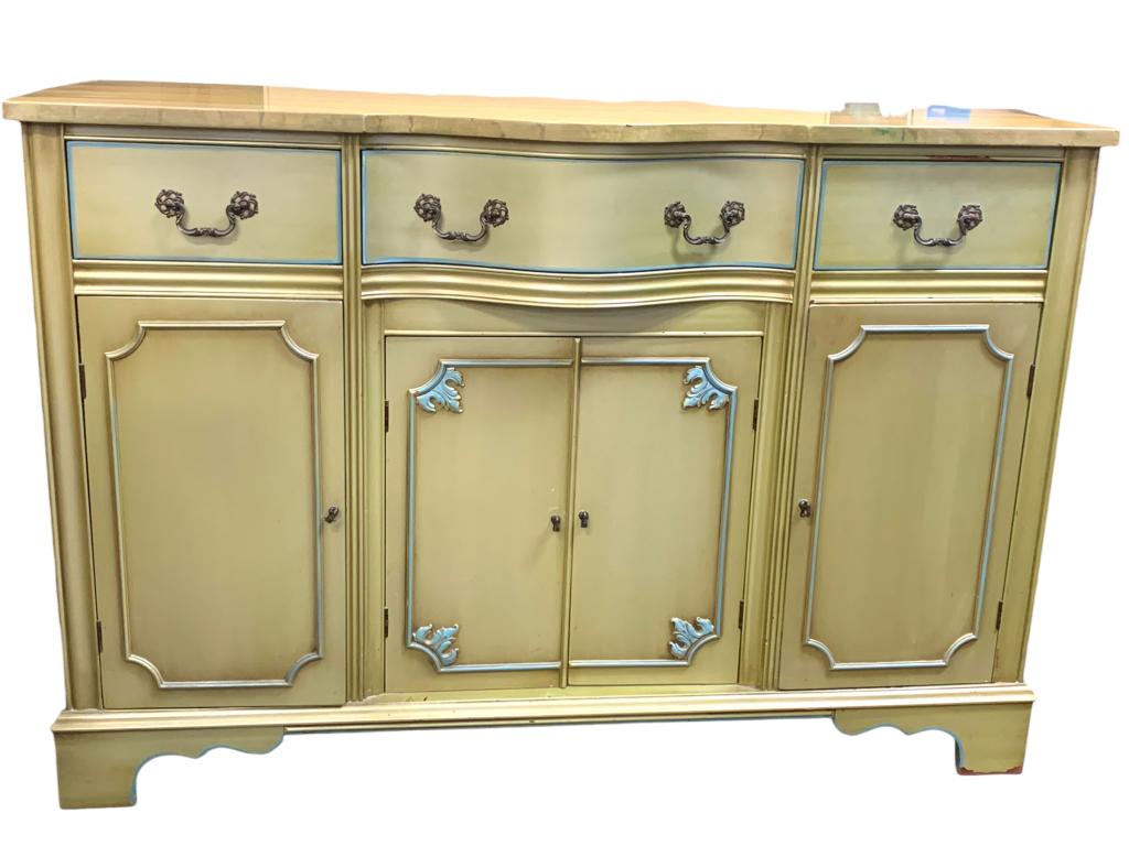 VTG LA ROCHELLE STYLE SIDEBOARD 48.5": -VTG LA ROCHELLE STYLE SIDEBOARD / SERVER -VTG HOME DECOR -SIZE: 19.5" X 48.5" X 32.5"-JR SR 0327