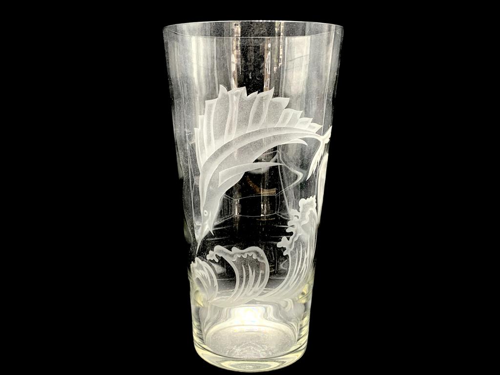 VTG ETCHED GLASS MARLIN VASE 14" (1 of 5)