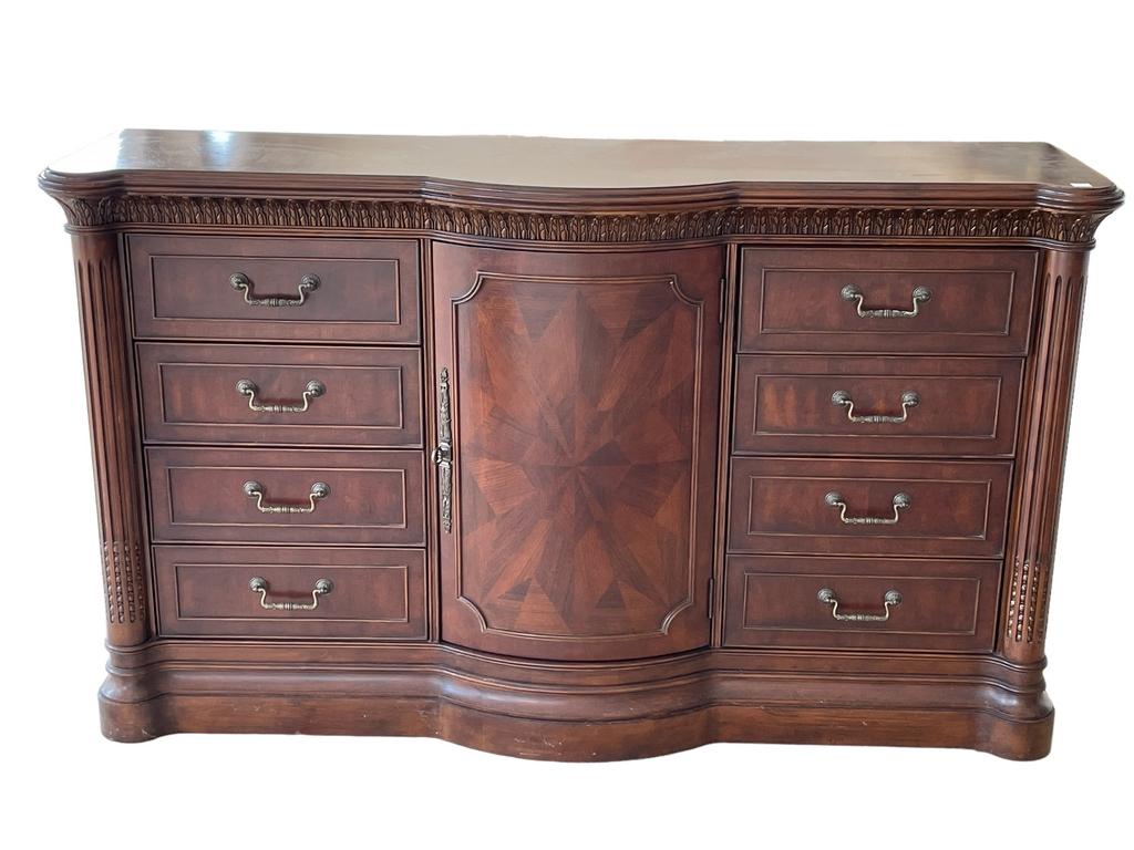 BROYHILL WOOD OFFICE / BUFFET CABINET 67" (1 of 5)