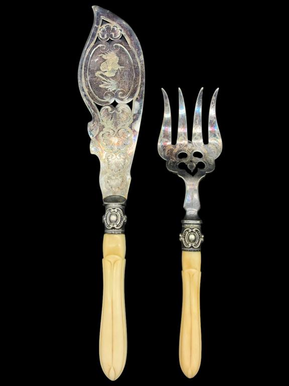 MARTIN HALL & CO STYLE ENGLISH FISH SERVING SET (1 of 4)