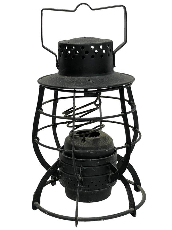 VINTAGE COLLECTIBLE LOCOMOTIVE TRAIN LANTERN (1 of 6)