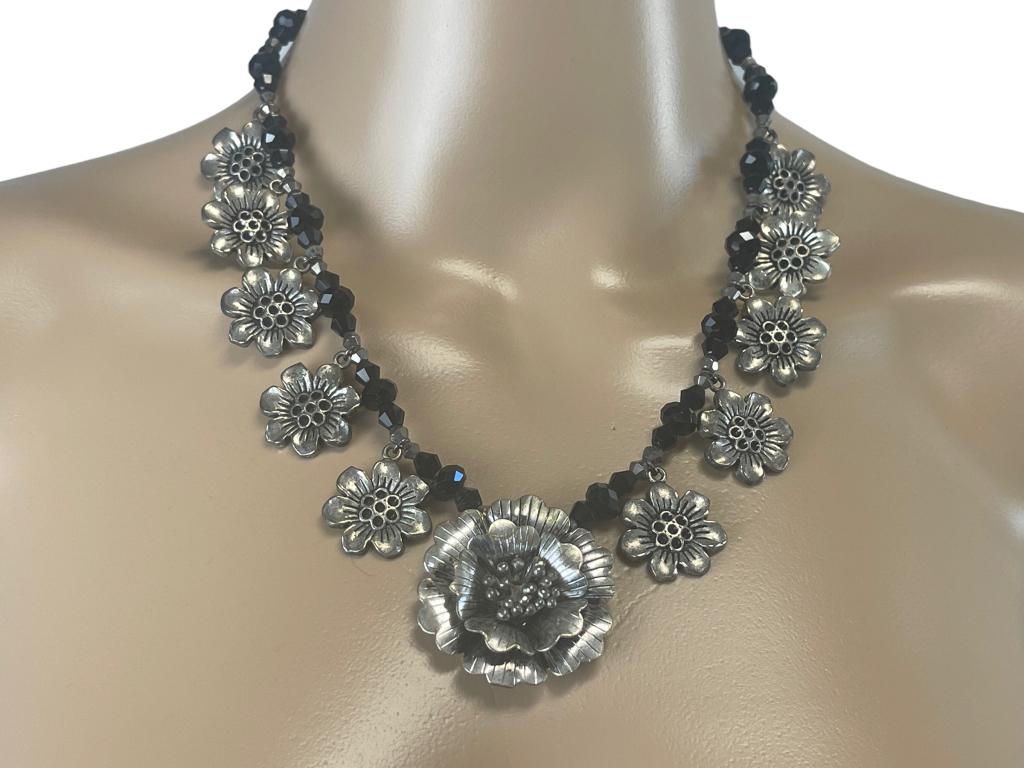 CZECH CRYSTAL FLORAL DESIGN NECKLACE: CZECH CRYSTAL FLORAL DESIGN NECKLACE-HANDMADE-COLOR: BLACKFRO