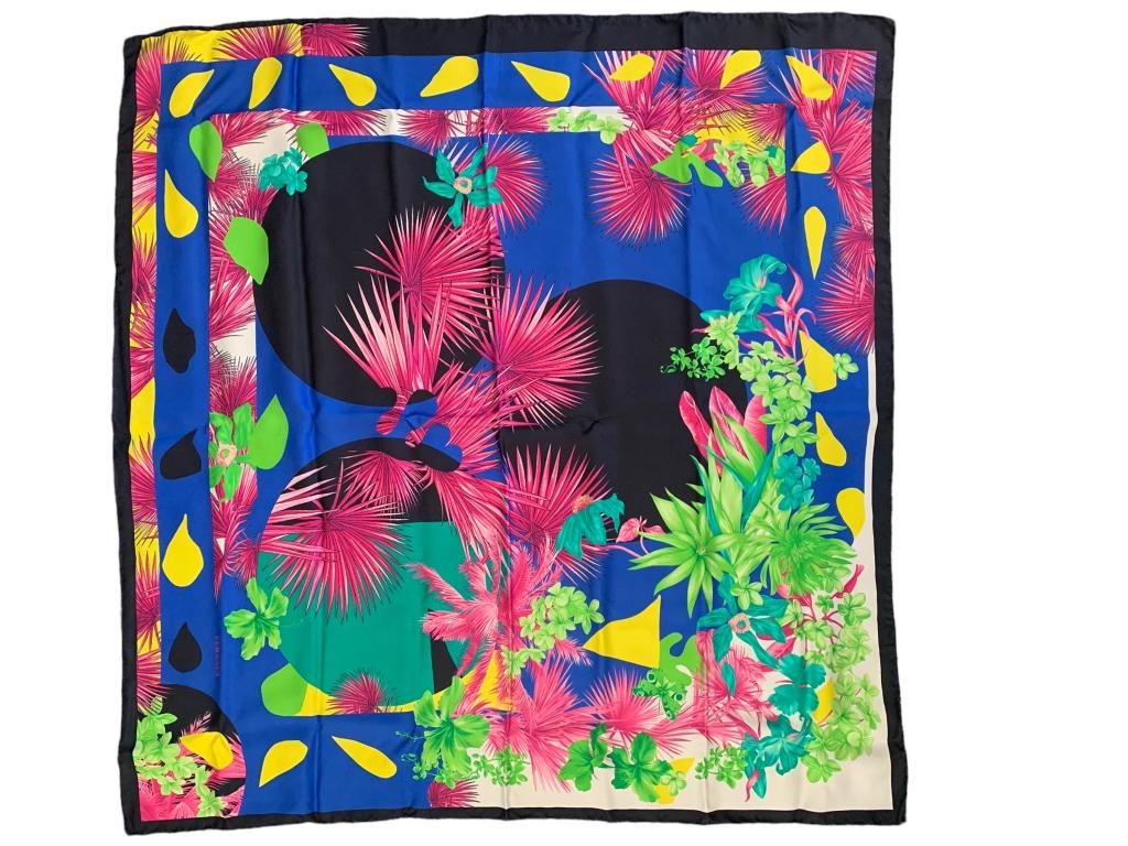 VERSACE LARGE BLUE 100% SILK SCARF 33" (1 of 3)