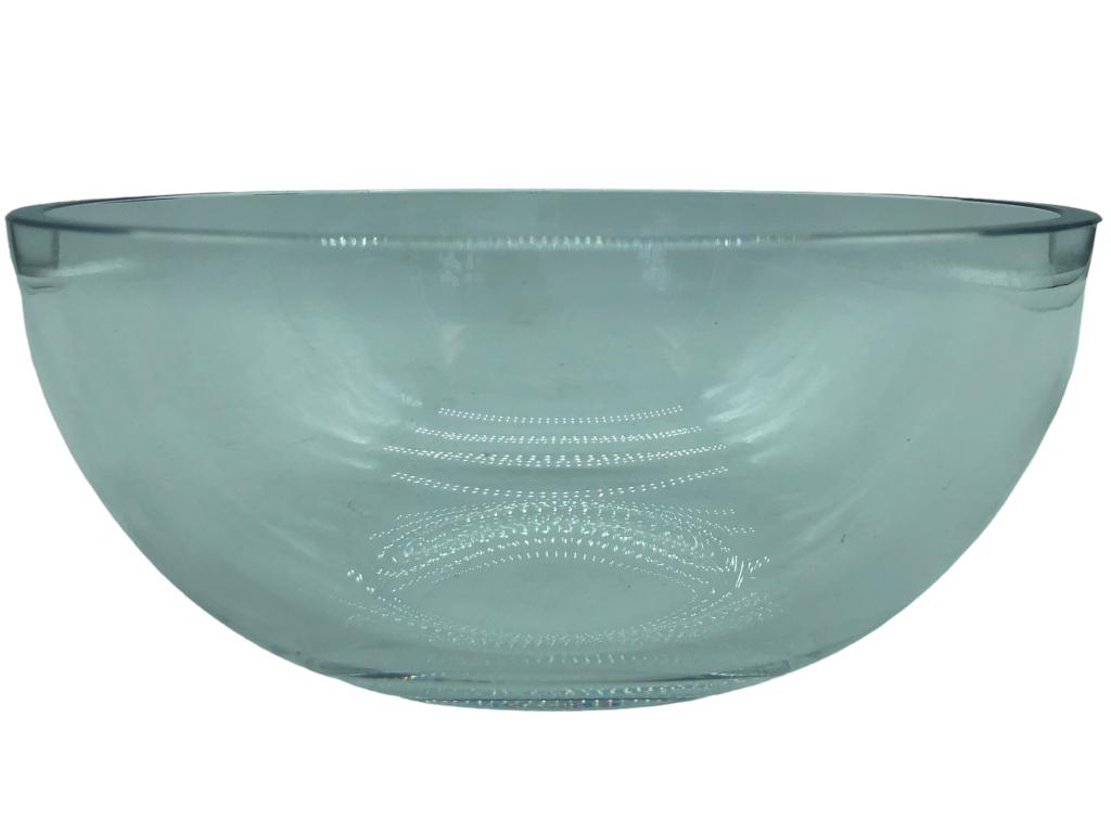 MID-CENTURY BACCARAT CRYSTAL GLASS BOWL: MID-CENTURY BACCARAT CRYSTAL GLASS BOWL -VERY GOOD PREOWNED CONDITION-SIZE: 3" X 7"KA BTQ DISPLAY