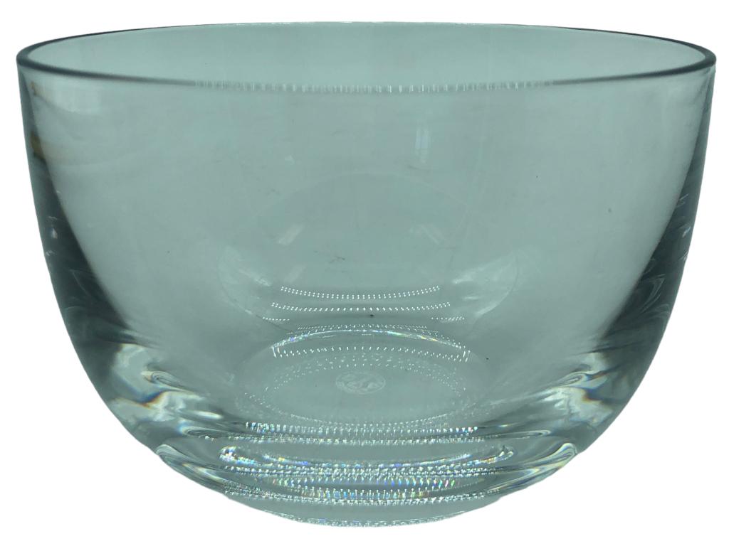 MID-CENTURY BACCARAT CRYSTAL SMALL GLASS BOWL: MID-CENTURY BACCARAT CRYSTAL SMALL GLASS BOWL -VERY GOOD PREOWNED CONDITION-SIZE: 3" X4"KA BTQ DISPLAY