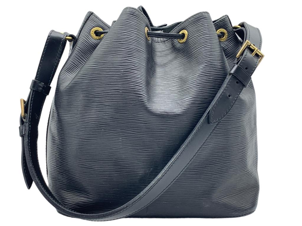 LOUIS VUITTON NOE BLACK CALF LEATHER EPI: LOUIS VUITTON NOE BLACK CALF LEATHER EPI 9.5 x 10 x 7 INCHES AR0926CONDITION RATING AB AAN1109 ALL BAGS HAVE BEEN AUTHENTICATEDBOX 40