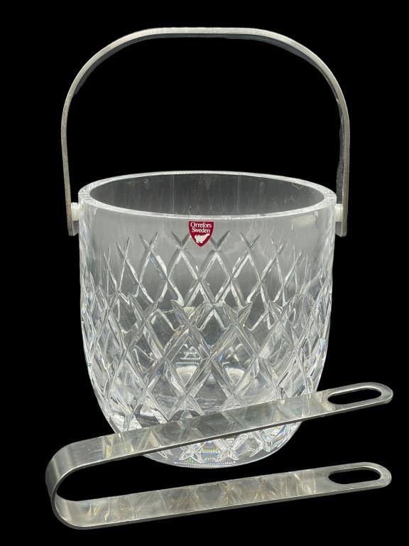ORREFORS SWEDEN CRYSTAL GLASS ICE BUCKET W TONGS: ORREFORS SWEDEN CRYSTAL GLASS ICE BUCKET WITH TONGS-VINTAGE DECO STYLE HOME BAR ACCESSORIES-GOOD PRE OWNED CONDITION-DP61523