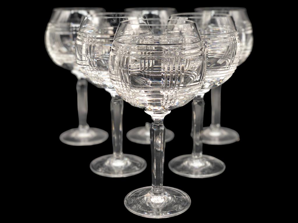 RALPH LAUREN PLAID CRYSTAL RED WINE GOBLETS (6): -RARE RALPH LAUREN PLAID PATTERN CRYSTAL RED WINE GOBLETS -SET OF (6) GLASSES-VERY GOOD CONDITION -SIZE: 8.5"T-MARKED RALPH LAUREN ON BOTTOM JR SR WAL CAB 06/14