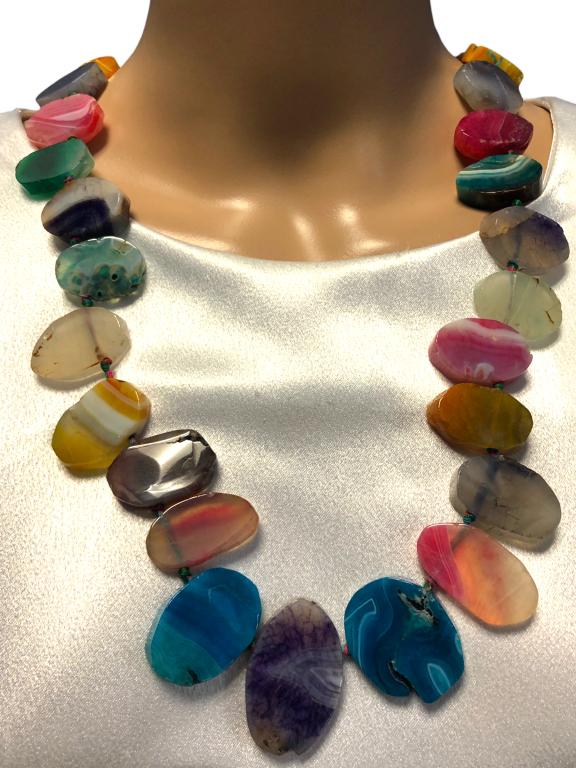 NATURAL STONE QUARTZ CRYSTAL PENDANT NECKLACE (1 of 3)