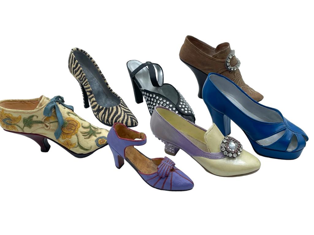 7 COLLECTIBLE JUST THE RIGHT SHOE FIGURINES 2.5": LOT OF 7 COLLECTIBLE JUST THE RIGHT SHOE FIGURINES | WOMEN'S SHOES -GOOD PRE OWNED CONDITION, MINOR WEAR-DP62923