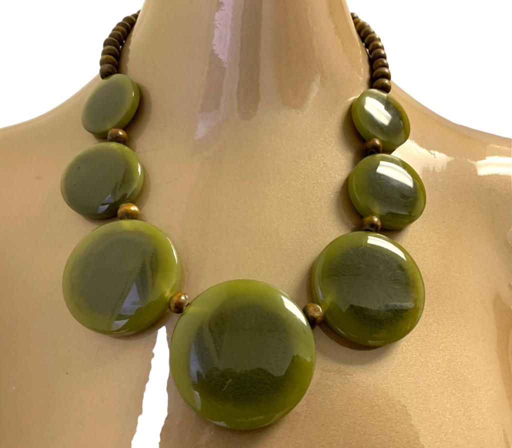 GREEN JADE AND BEADED STATEMENT NECKLACE (1 of 1)